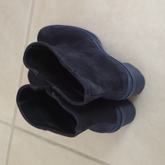 Women's Suede Platform Ankle Boots - Navy Chuncky Sz 40/9 US Haute Couture - Picture 2 of 7